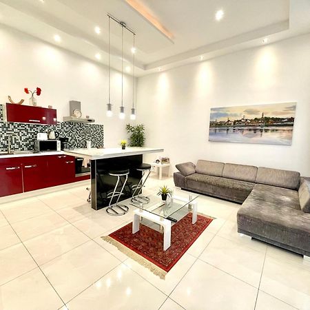 Amazing Swedish 3 Rooms Apartment In The City Center بودابست المظهر الخارجي الصورة