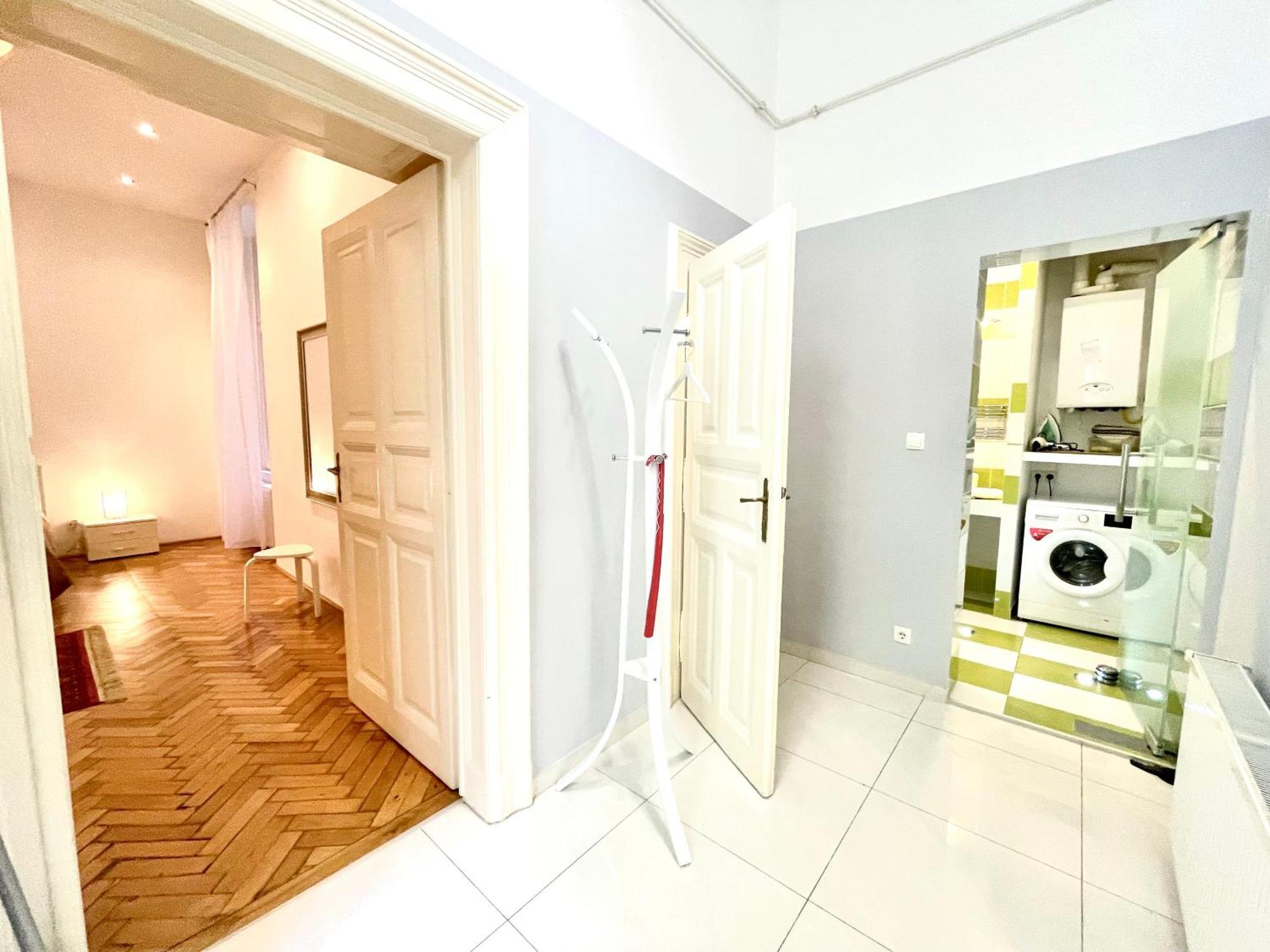 Amazing Swedish 3 Rooms Apartment In The City Center بودابست المظهر الخارجي الصورة