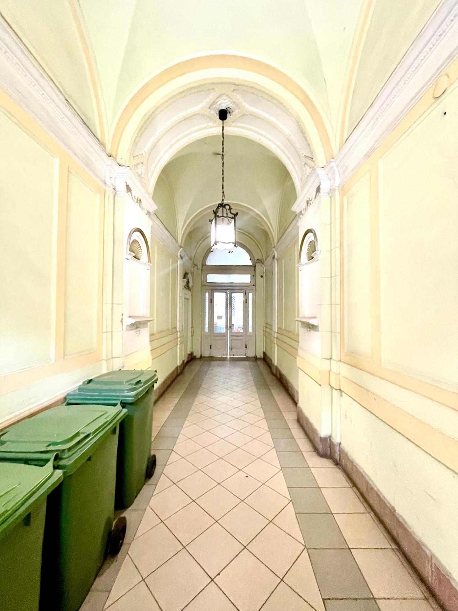 Amazing Swedish 3 Rooms Apartment In The City Center بودابست المظهر الخارجي الصورة