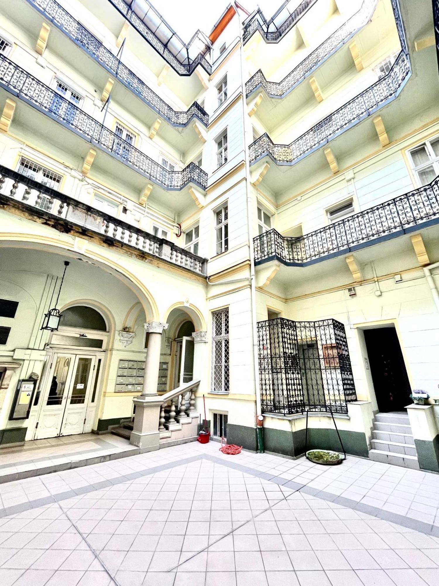 Amazing Swedish 3 Rooms Apartment In The City Center بودابست المظهر الخارجي الصورة